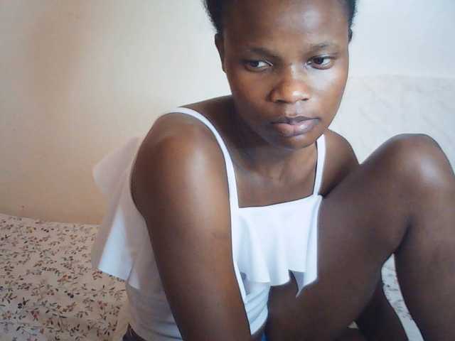 Suzyb live cam on BongaCams