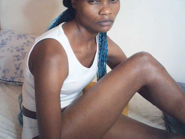 Suzyb live cam on BongaCams