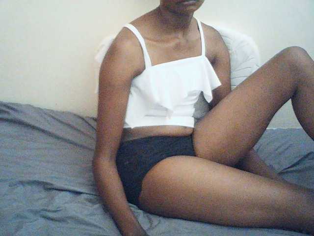Suzyb live cam on BongaCams
