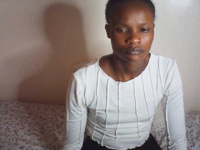 Suzyb live cam on BongaCams