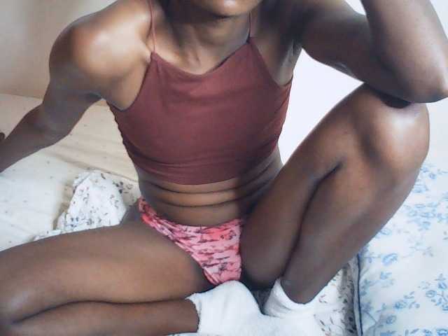 Suzyb live cam on BongaCams