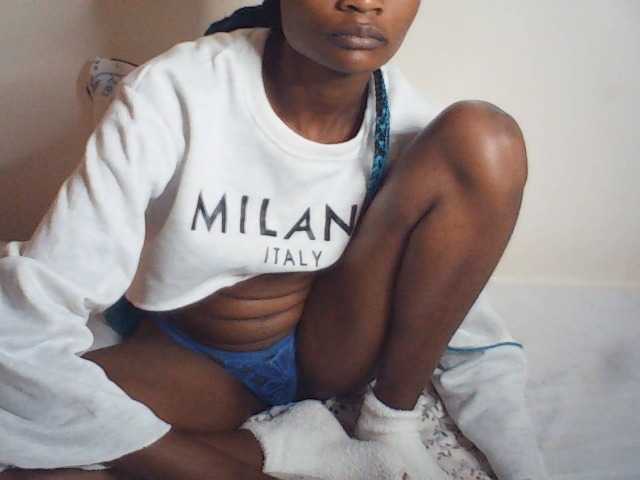 Suzyb live cam on BongaCams