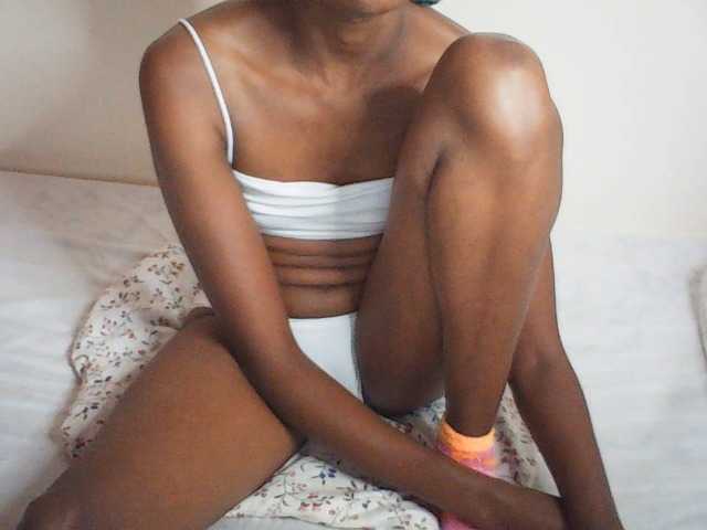 Suzyb live cam on BongaCams