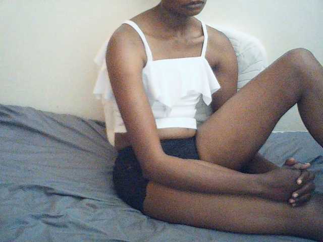 Suzyb live cam on BongaCams