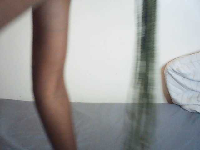 Suzyb live cam on BongaCams