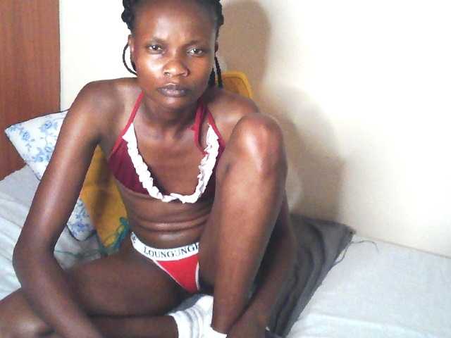 Suzyb live cam on BongaCams