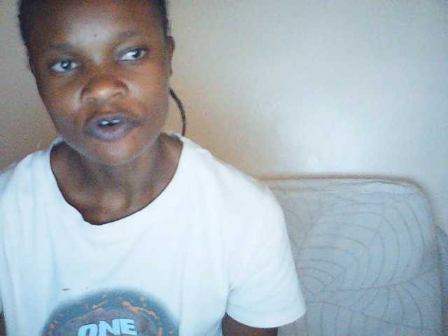 Suzyb live cam on BongaCams