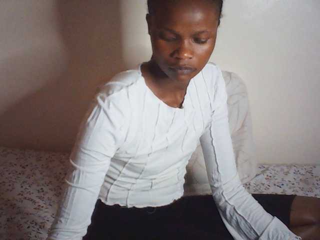 Suzyb live cam on BongaCams
