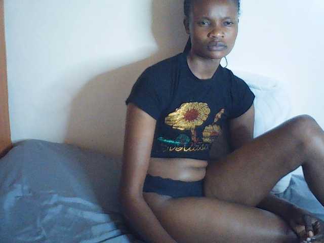 Suzyb live webcam show