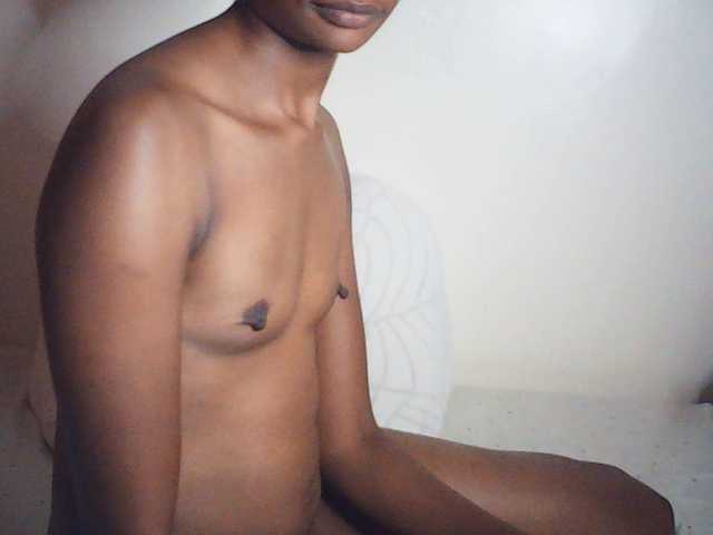 Suzyb live cam on BongaCams
