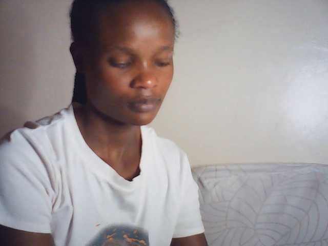 Suzyb live cam on BongaCams