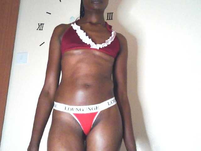 Suzyb live cam on BongaCams