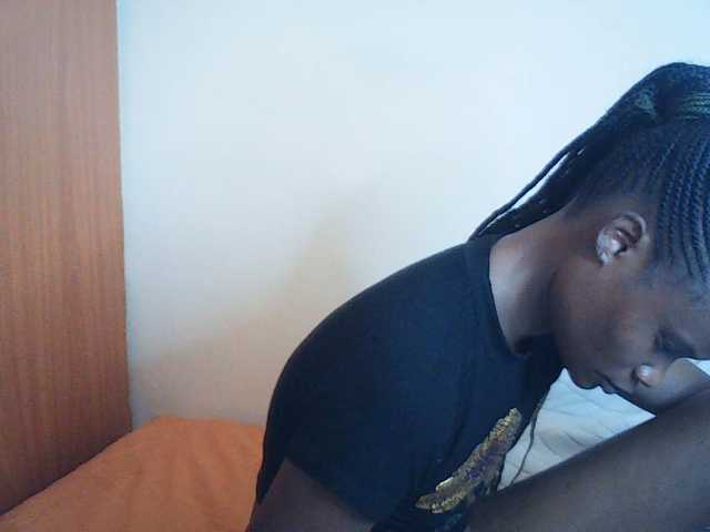 Suzyb live cam on UnifiedCams