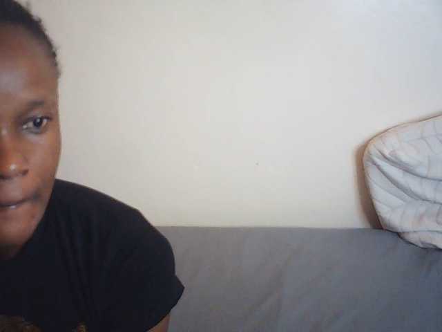 Suzyb live cam on BongaCams