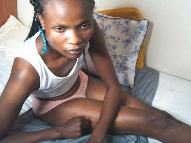 Suzyb live cam on BongaCams
