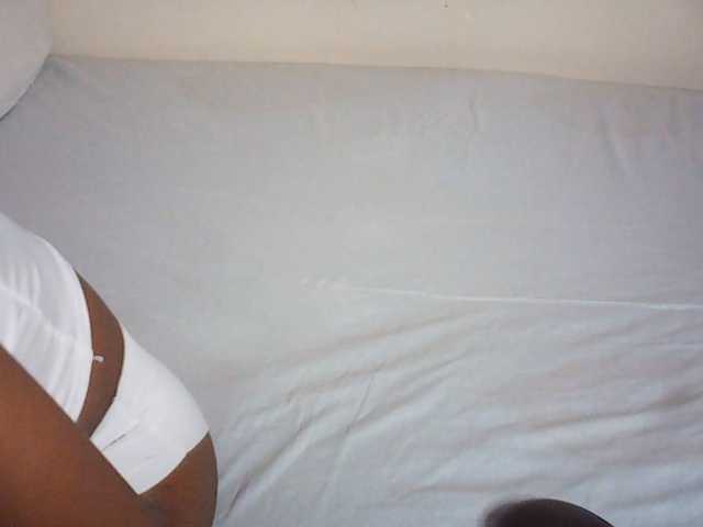 Suzyb live cam on BongaCams
