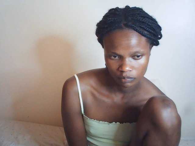 Suzyb live cam on BongaCams