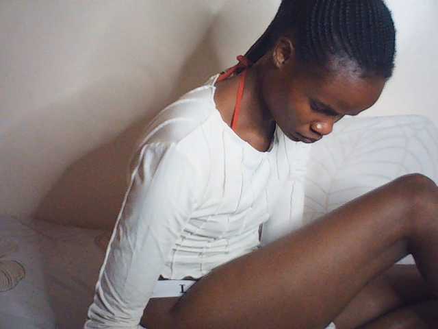 Suzyb live cam on BongaCams