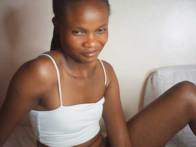 Suzyb live webcam show