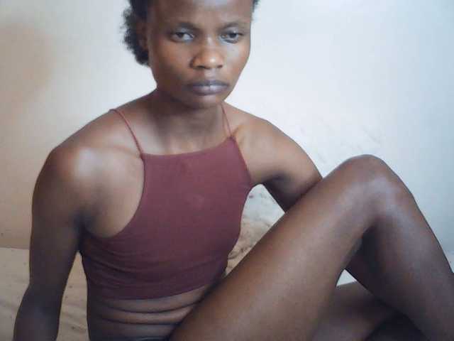 Suzyb live cam on BongaCams