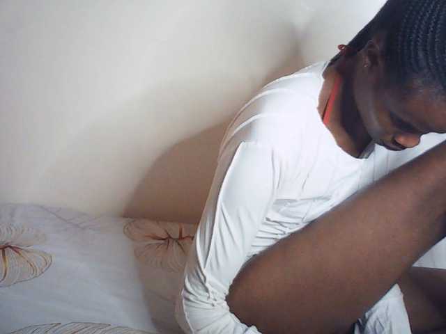 Suzyb live cam on BongaCams