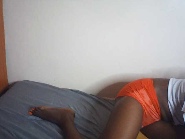 Suzyb live cam on BongaCams