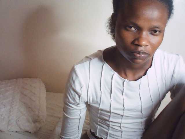 Suzyb live cam on BongaCams