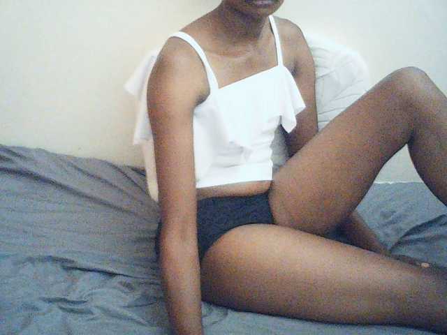 Suzyb live webcam show