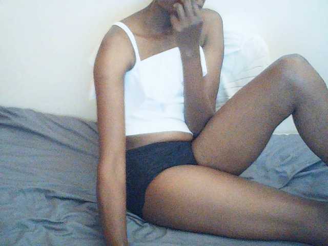 Suzyb live cam on BongaCams