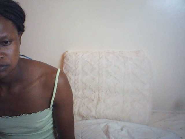 Suzyb live cam on BongaCams