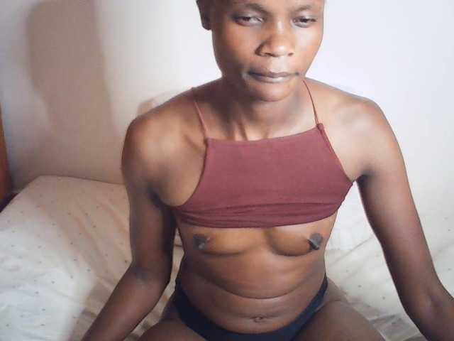 Suzyb live cam on BongaCams