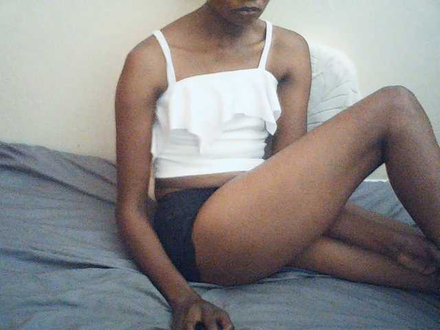 Suzyb live cam on BongaCams