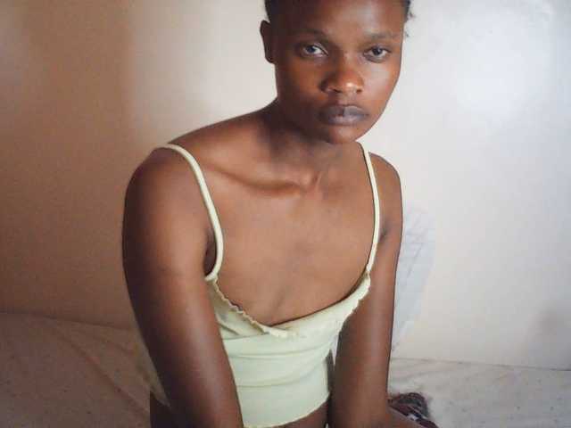 Suzyb live webcam show