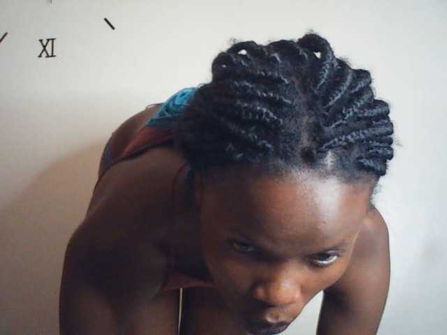 Suzyb live cam on BongaCams