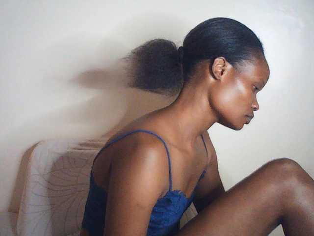 Suzyb live cam on BongaCams