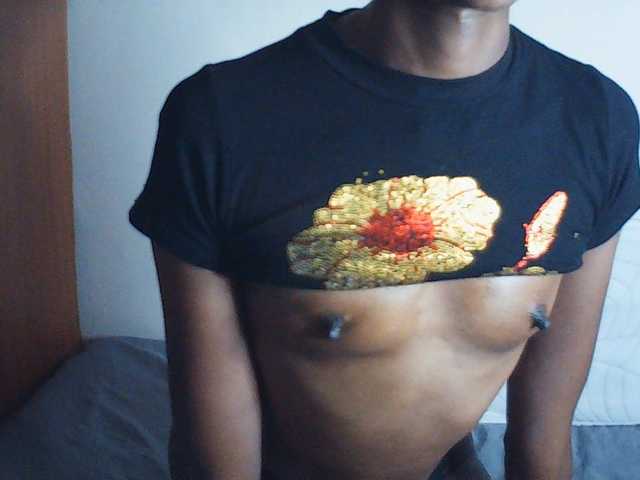 Suzyb live webcam show