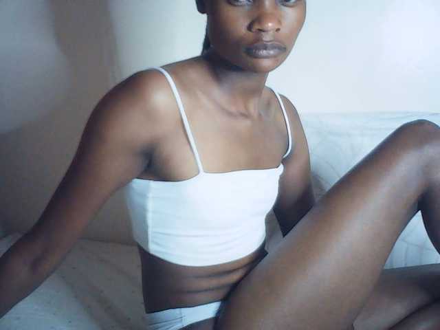 Suzyb live webcam show