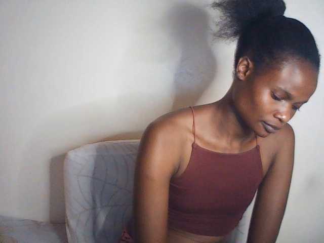 Suzyb live cam on BongaCams