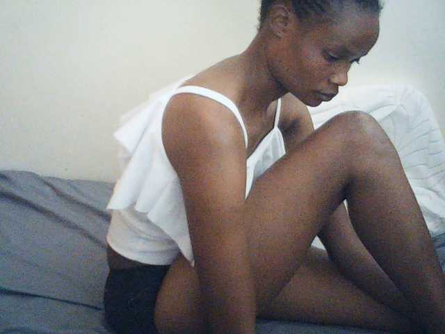 Suzyb live cam on BongaCams