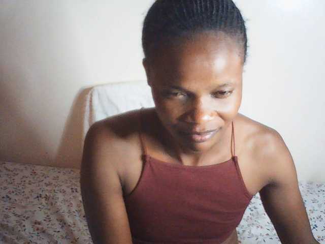 Suzyb live cam on BongaCams