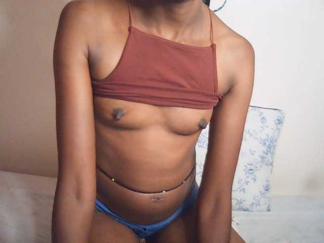 Suzyb live cam on BongaCams