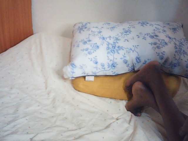 Suzyb live cam on BongaCams