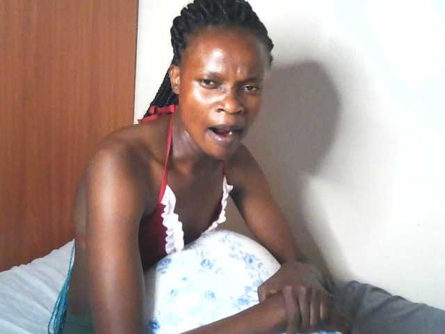 Suzyb live cam on BongaCams