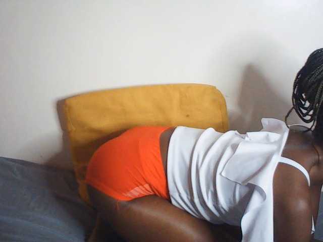 Suzyb live cam on BongaCams