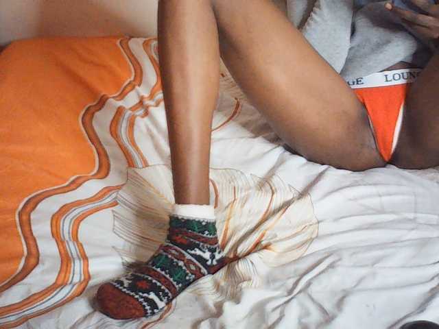 Suzyb live cam on BongaCams