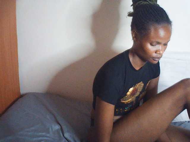 Suzyb live webcam show