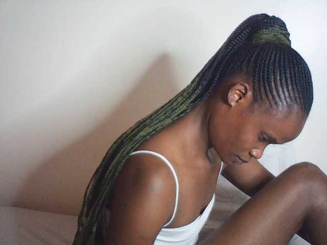 Suzyb live cam on BongaCams