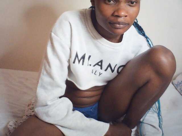 Suzyb live cam on BongaCams
