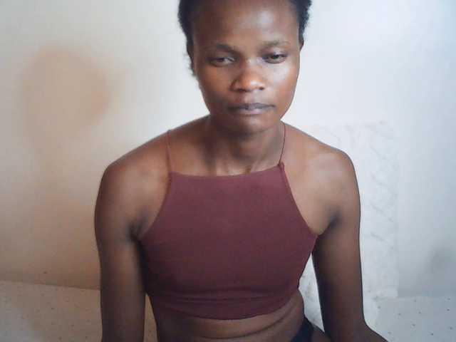 Suzyb live cam on BongaCams