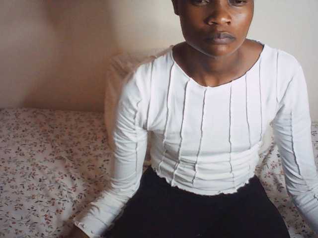 Suzyb live cam on BongaCams